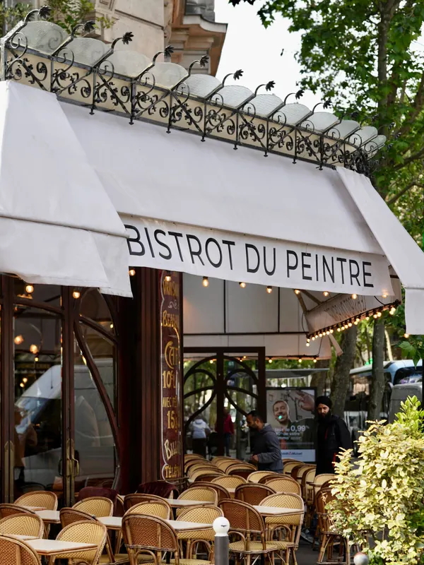 The awning, Avenue Ledru-Rollin